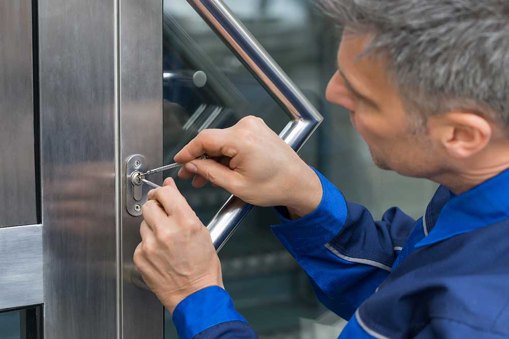 What jobs does a locksmith do?