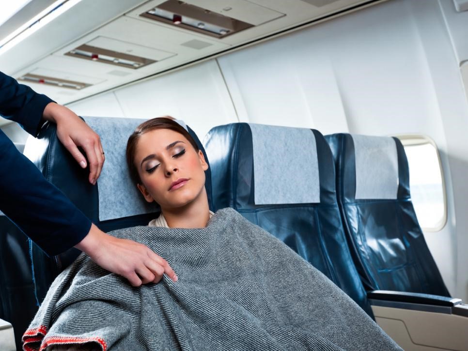 8 Proven Tips to Have a Sound Sleep During a Long-Haul International Flight