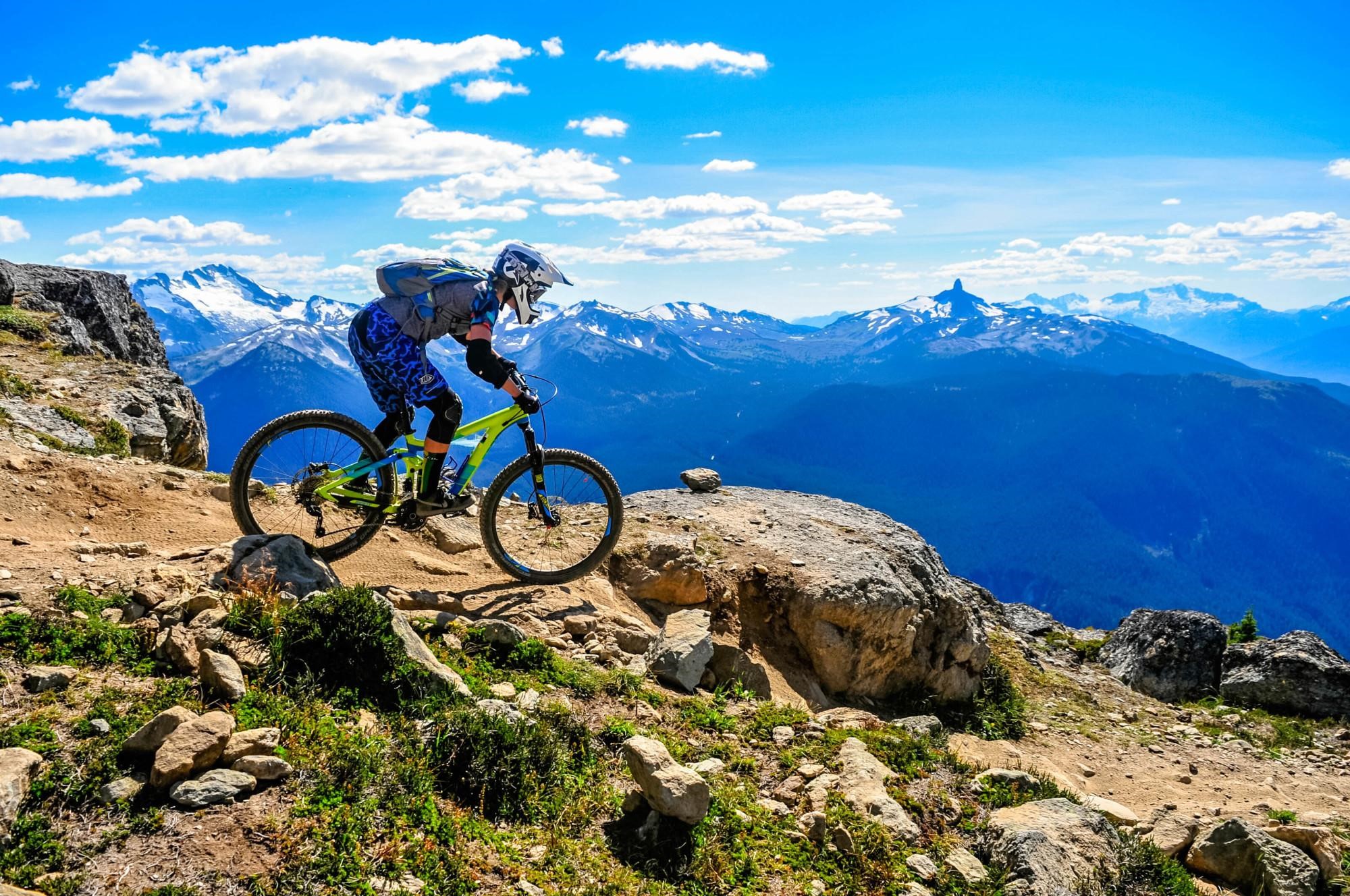 A Beginner's Guide on How to Ride a Mountain Bike