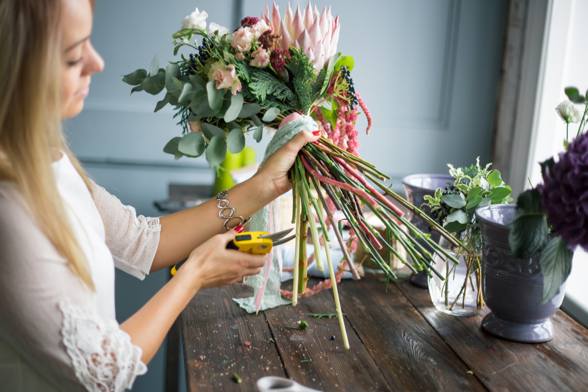 Bring Autumn in With These Fall Floral Arrangements