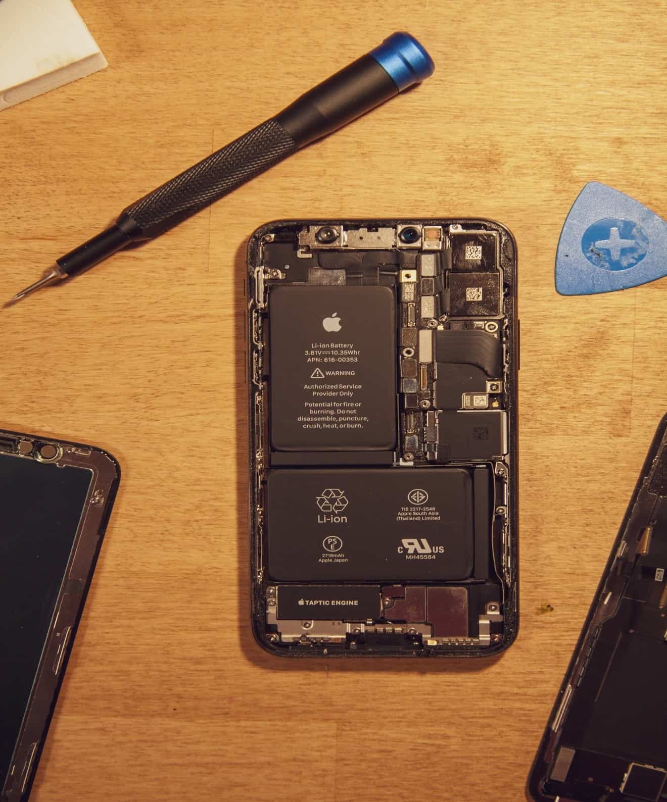iPhone Repair Services: Choose The Best Option For You
