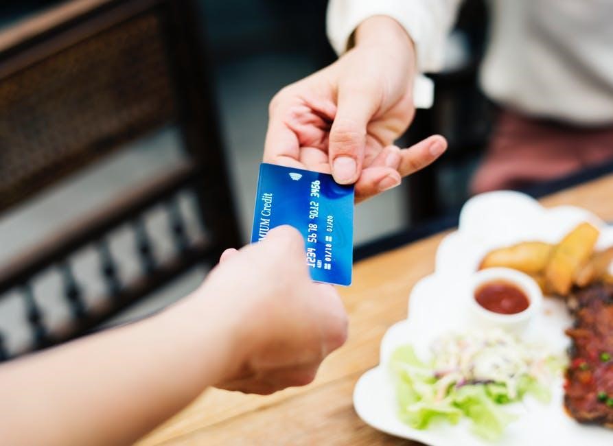 Credit Card vs Debit: What Are the Differences?
