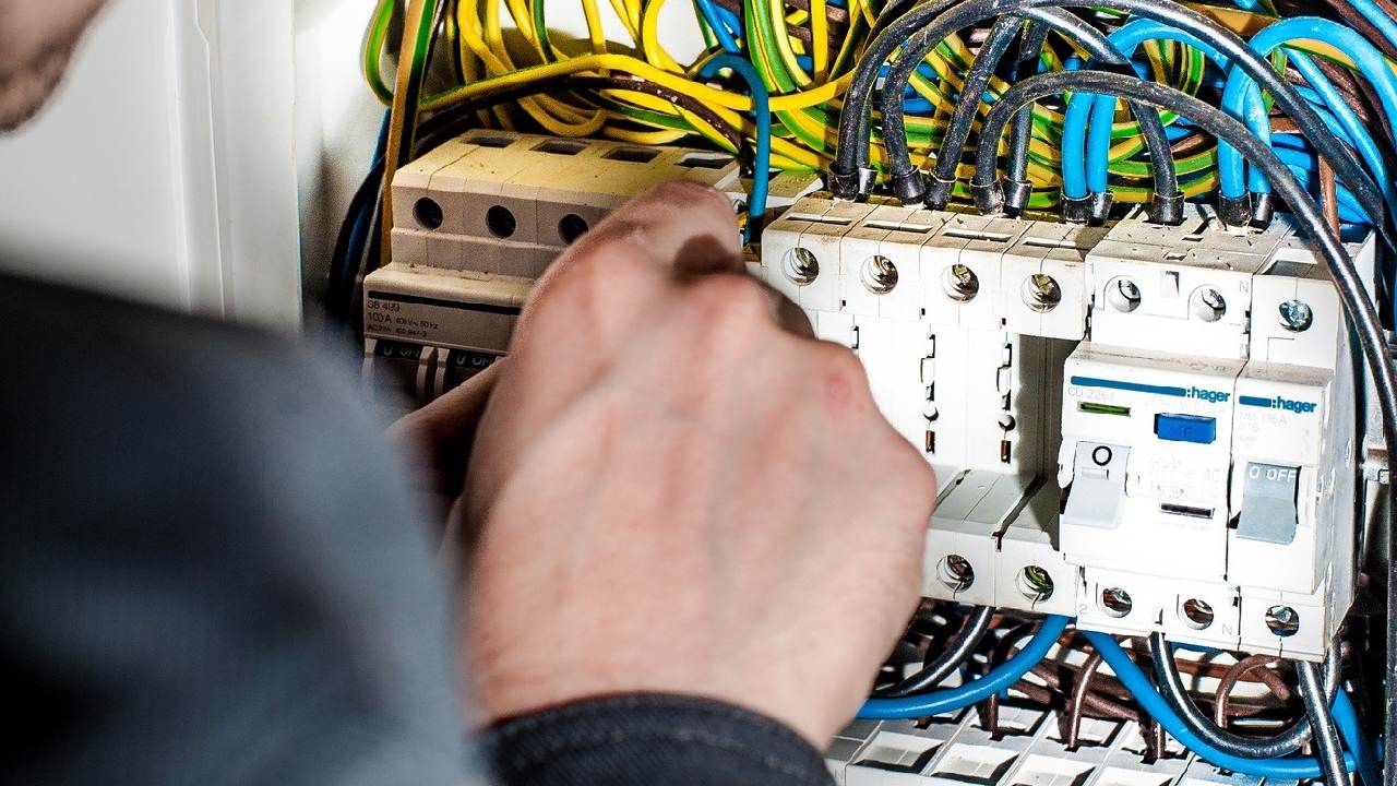 How Much Does It Cost to Hire an Electrician for Your House?