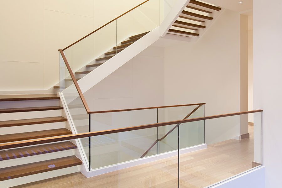 Effective Ways To Use Glass Balustrades For Dramatic Effect