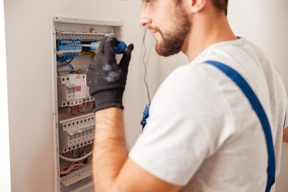 6 Questions To Ask Before Hiring An Electrician