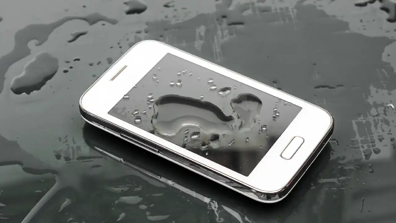 How To Get Water Out of a Phone