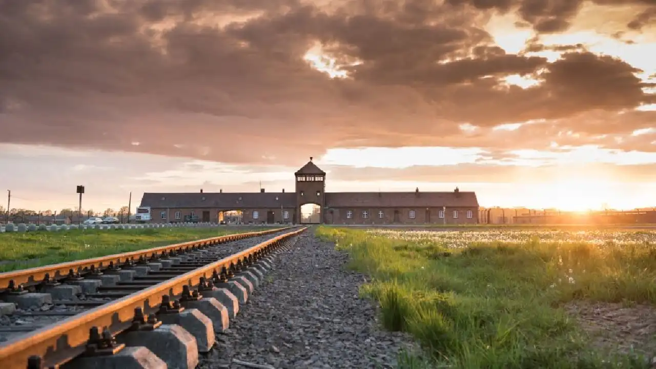 Auschwitz and Salt Mine Tour: A Heartbreaking and Memorable Journey