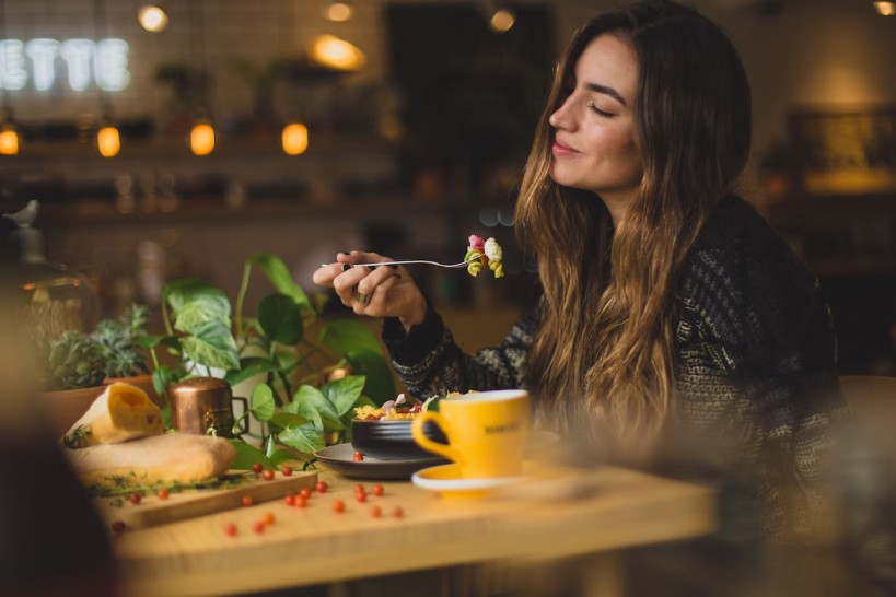 6 Smart and Healthy Tips to Improve Your Eating Habits