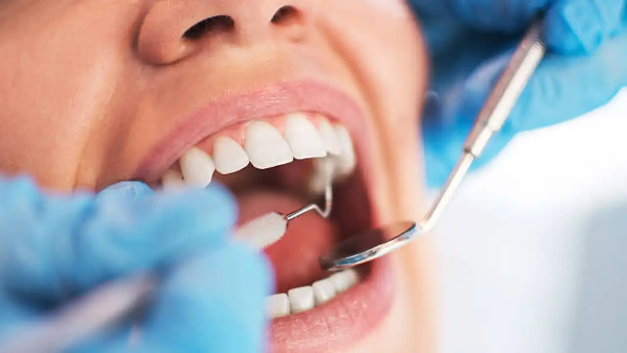 Types of Services Offered at a Dental Clinic Exploring Cosmetic Dentistry Options