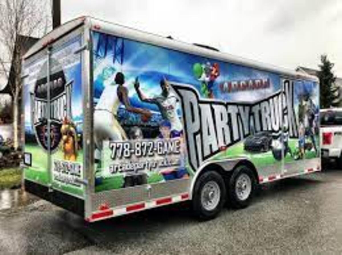 Get Your Brand on the Move: The Advantages of Trailer Wraps