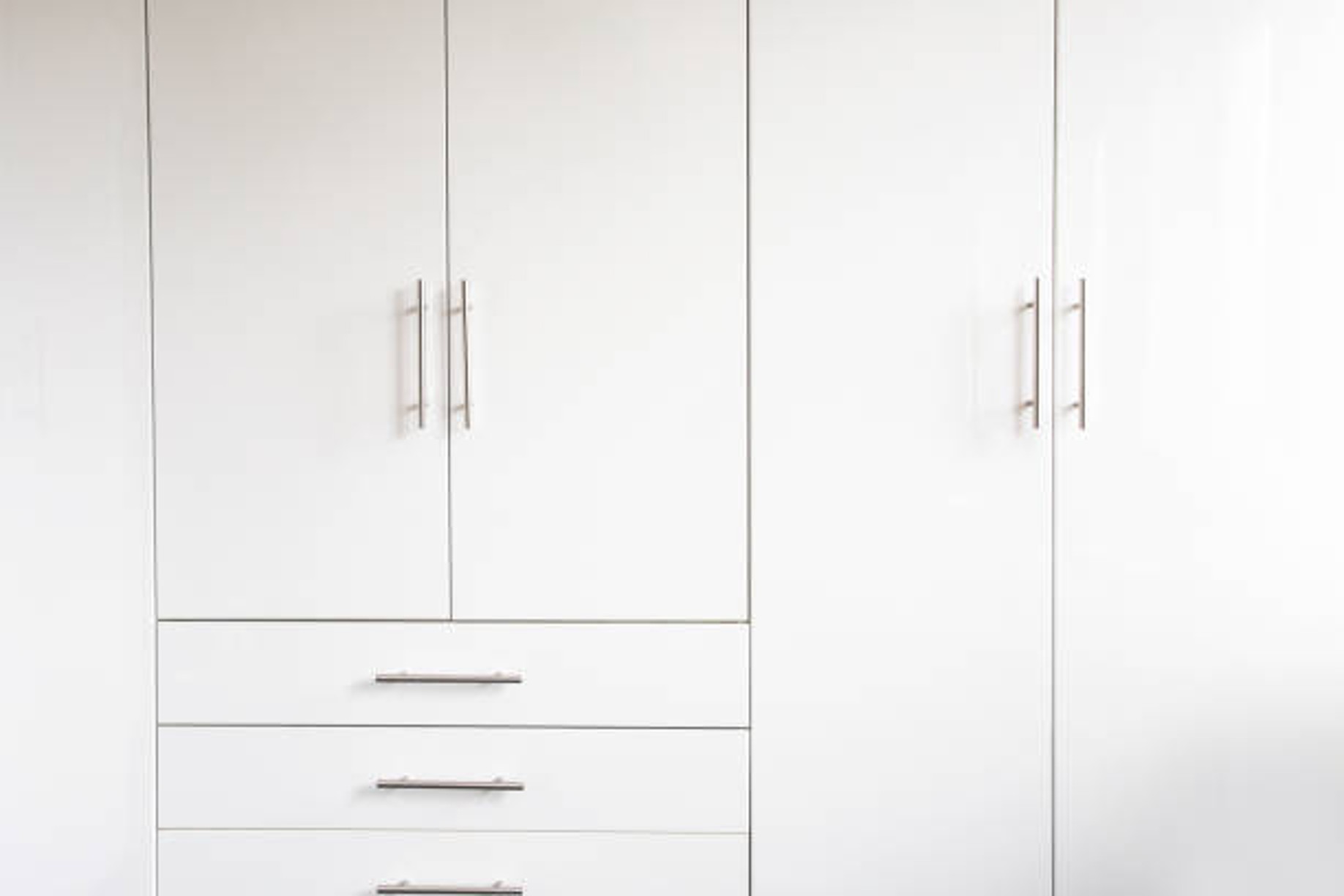 Why Choosing the Right Wardrobe Handle Matters