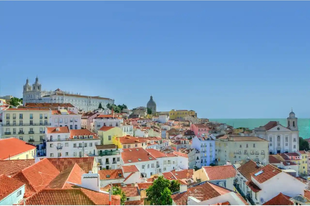Adjusting to a New Culture: Tips for Expats Living in Lisbon