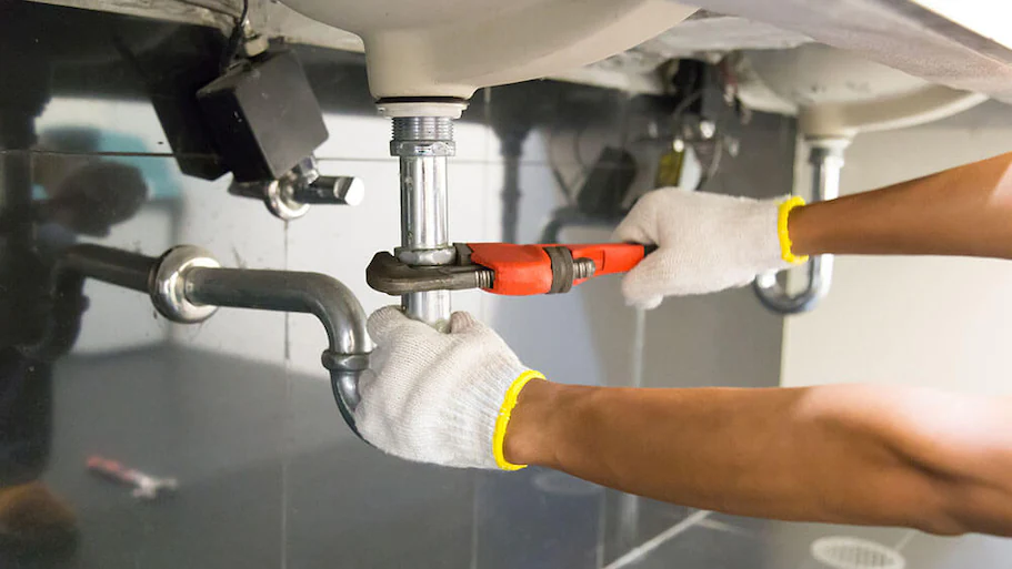 Pipe Perfection: A Guide to Choosing the Right Plumber for Your Needs