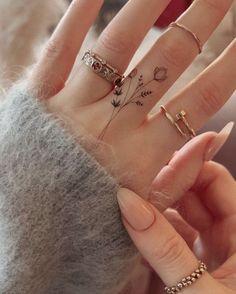 Trendy Neck Hand Tattoos For Women