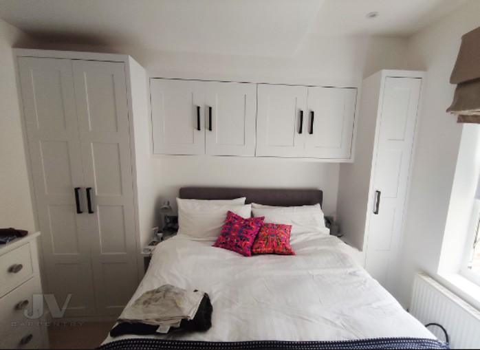 Fitted Wardrobes for Small Bedrooms: Optimizing Space and Style