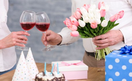 Uncorking Oenophile's Favorite Birthday Gifts