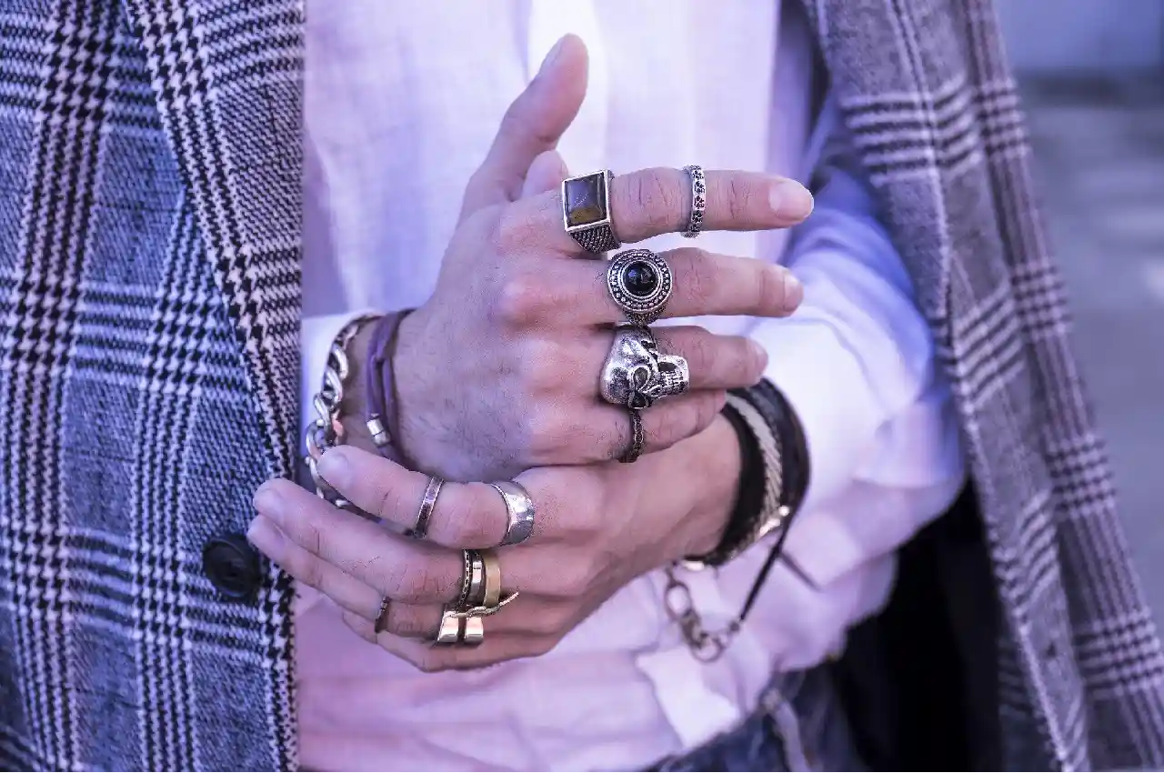 The Must-Have Types of Jewelry for Every Stylish Gentlemen
