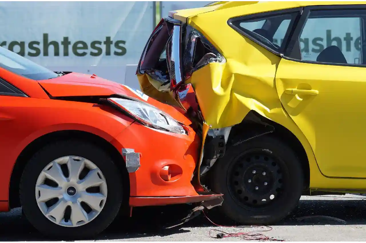 Choosing the Right Attorney for Your Auto Accident Lawsuit: Factors to Consider