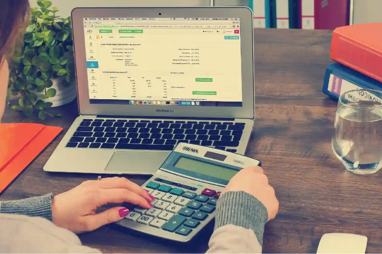 A Comprehensive Guide to Choosing the Right Bookkeeping Outsourcing Service