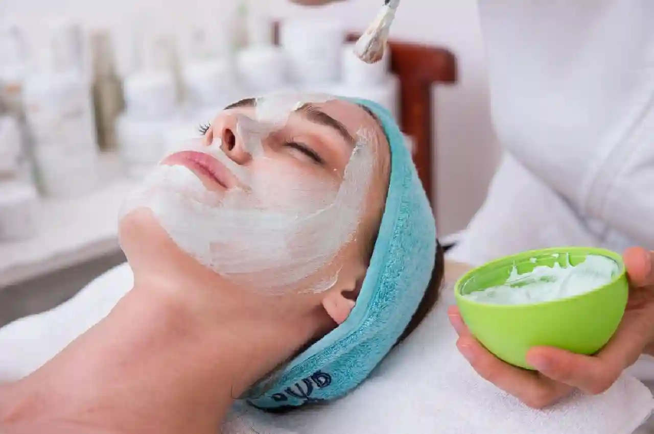 The Ultimate Guide to Different Types of Facials: Which One is Right for You?