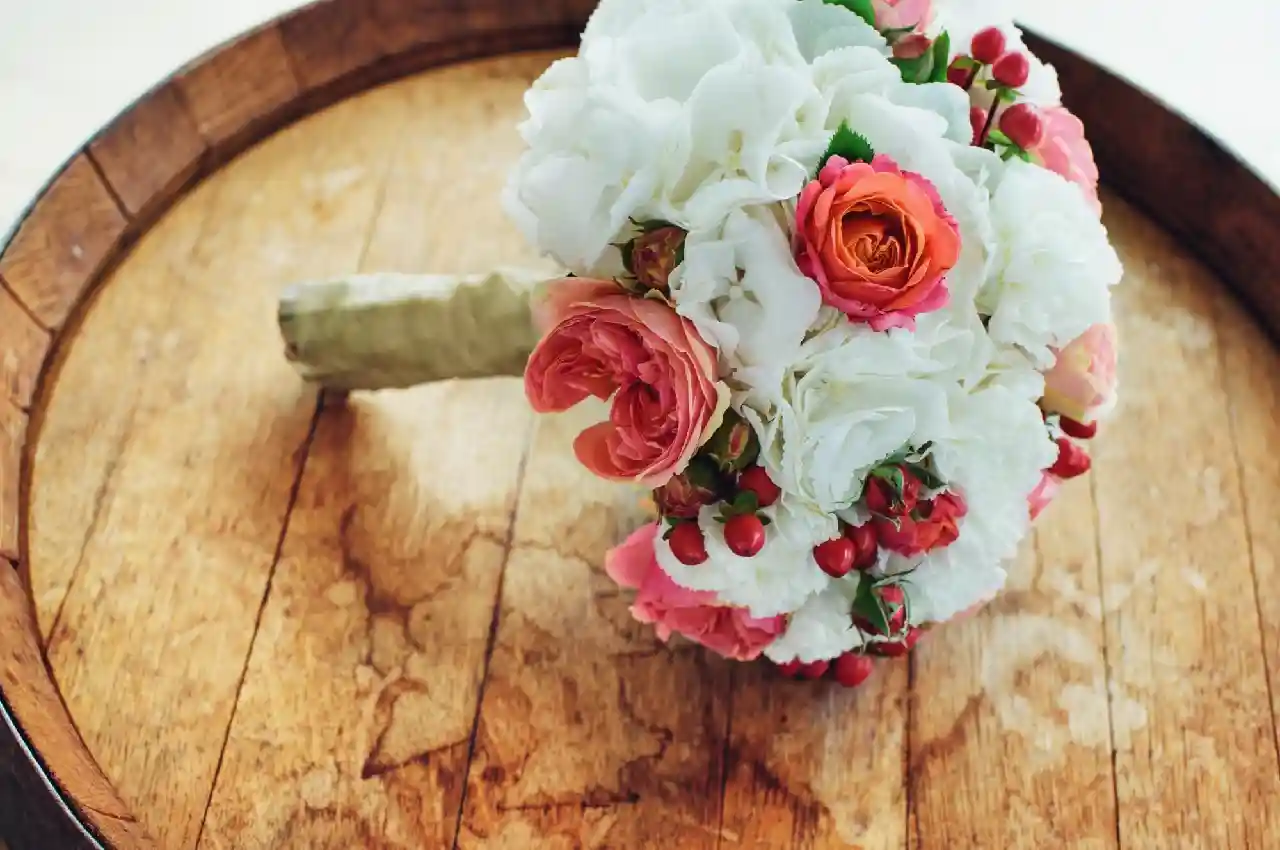 The Top 6 Occasions to Give a Beautiful White Rose Bouquet