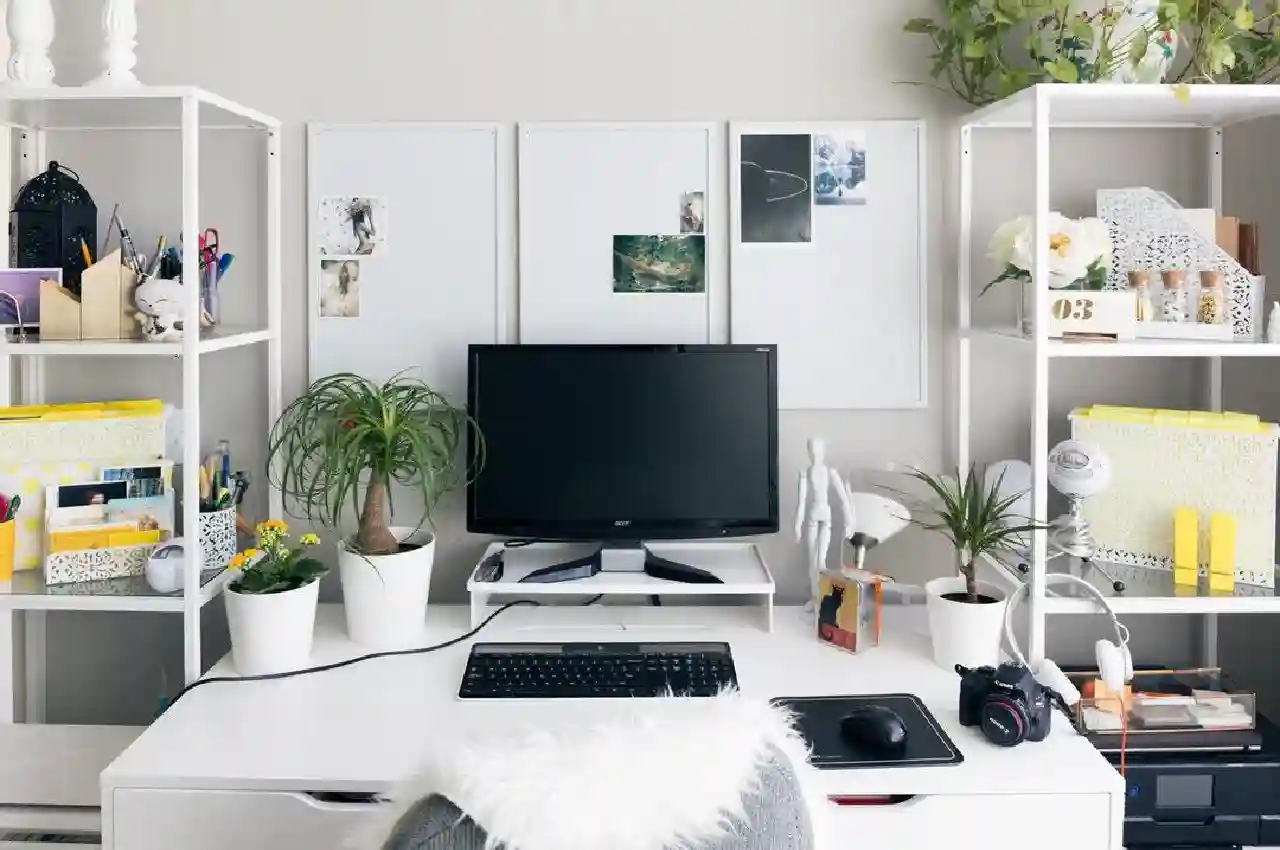 The Top Work from Home Computer Setups for Maximum Comfort and Efficiency
