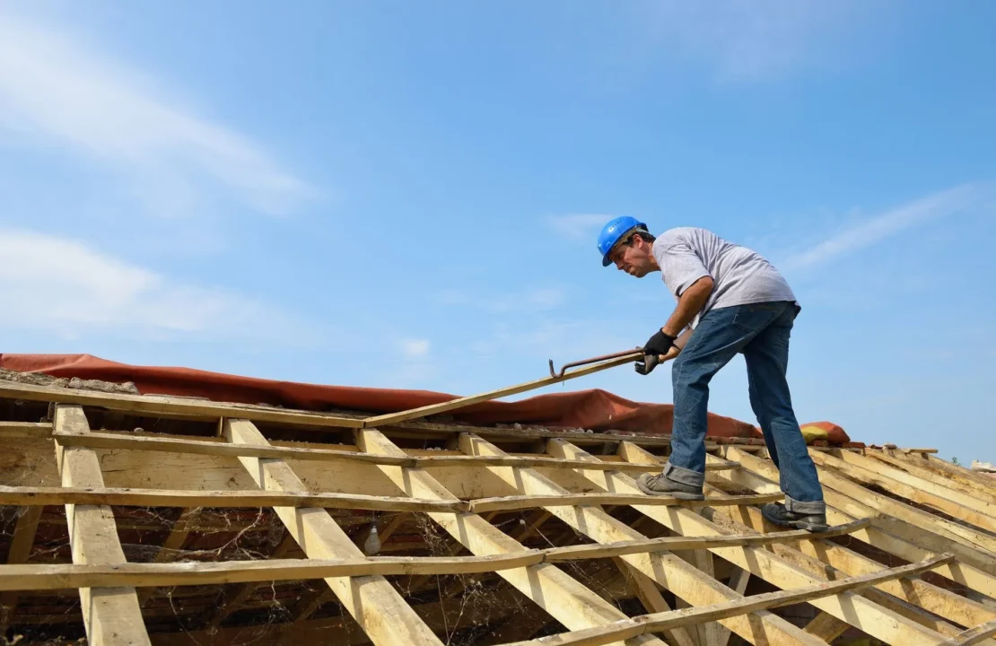 The Benefits of Hiring Expert Roofing Contractors for Your Home