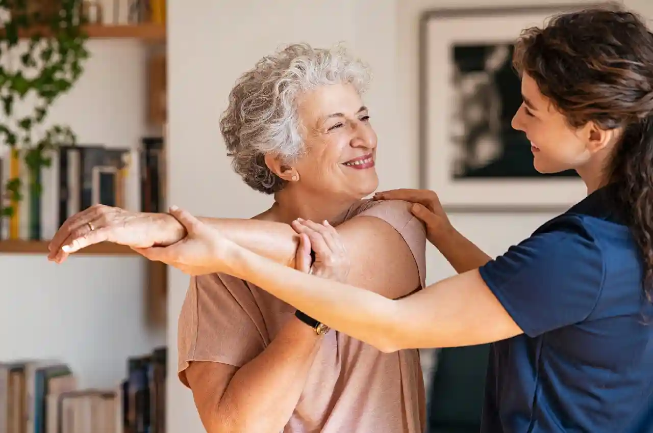 The Importance of a Personalized Private Sitter for Elderly Care