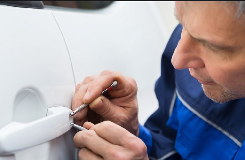 Common Situations Requiring Automotive Locksmith Services