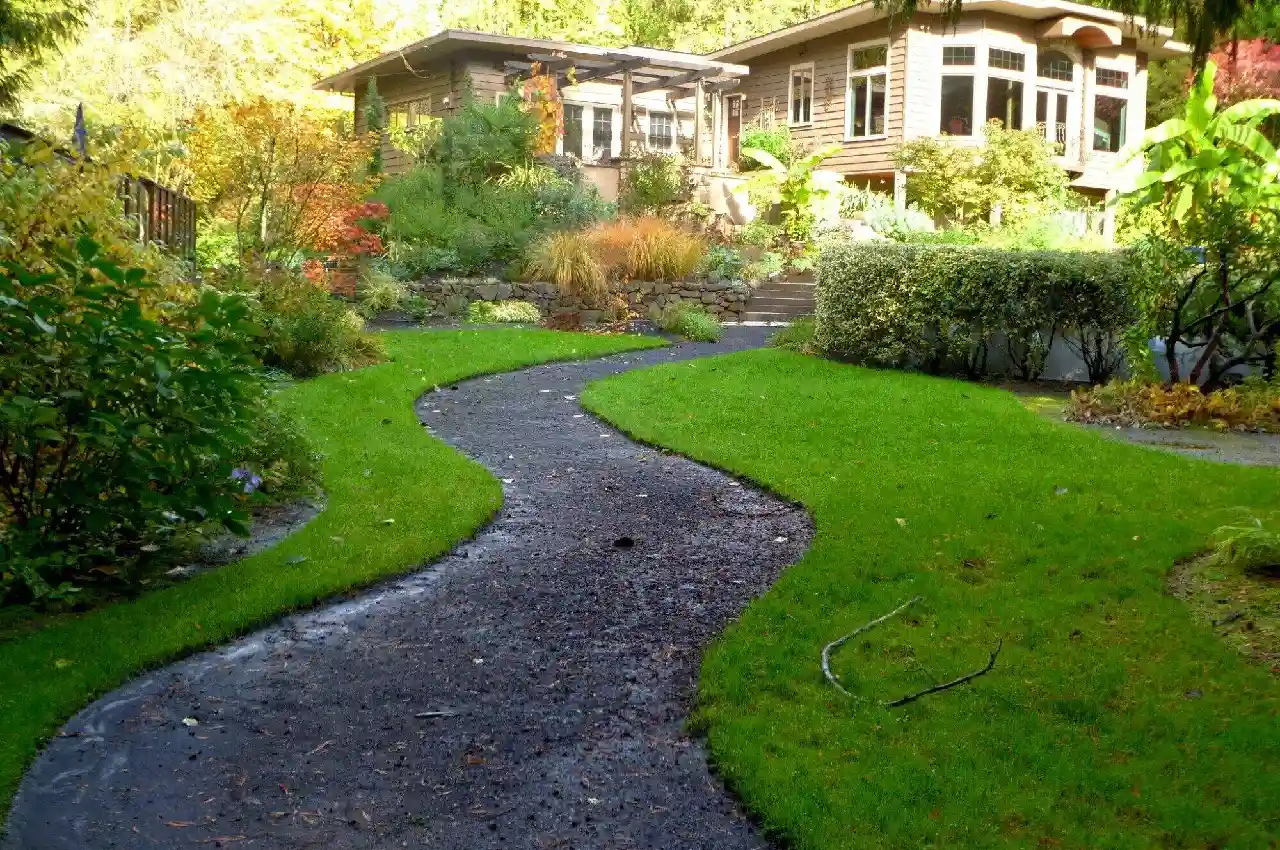 From Rocks to Mulch: A Comprehensive Guide to Wholesale Landscape Supply Products