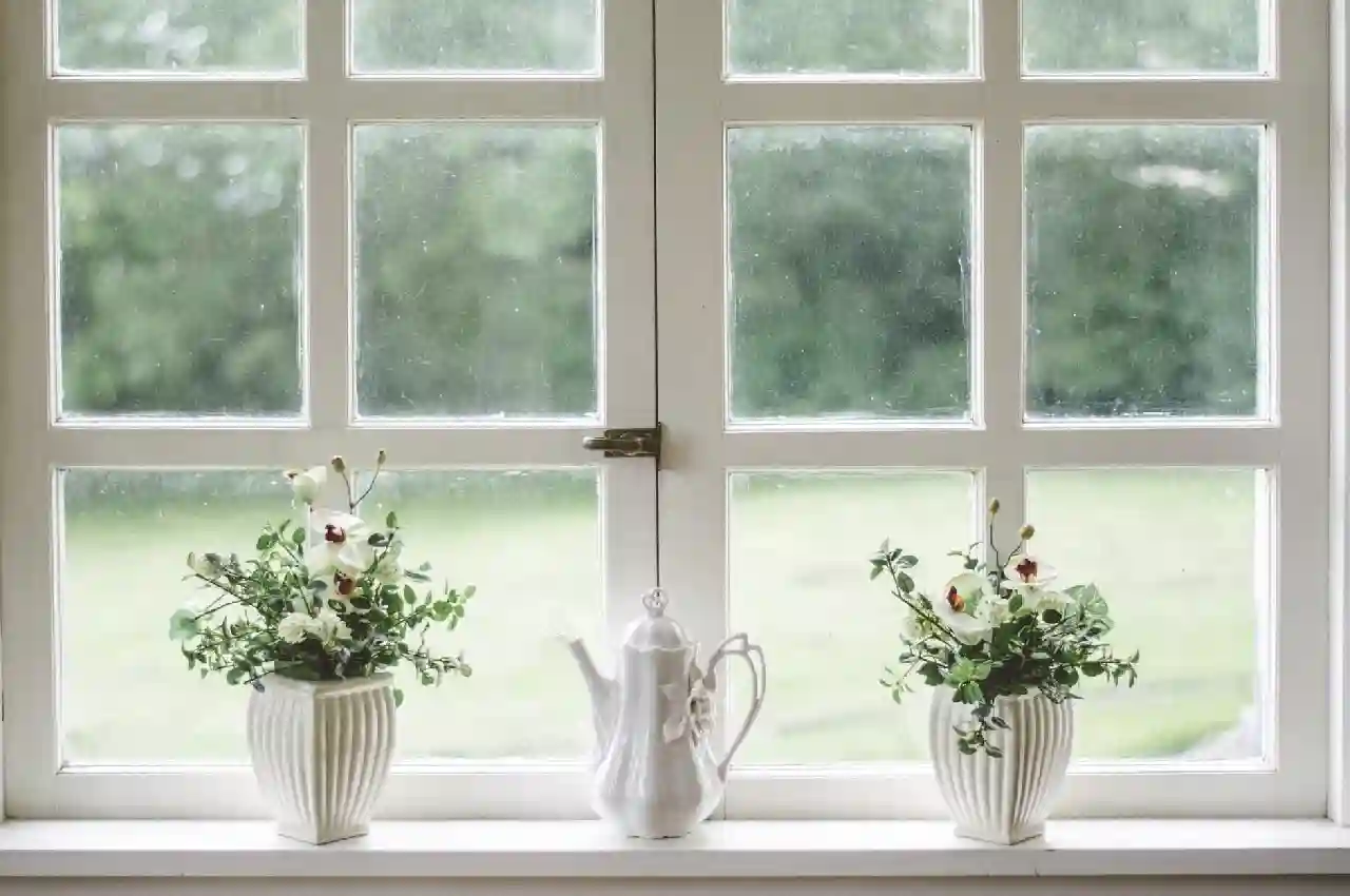 How to Maintain and Clean Glass Windows for a Crystal-Clear View