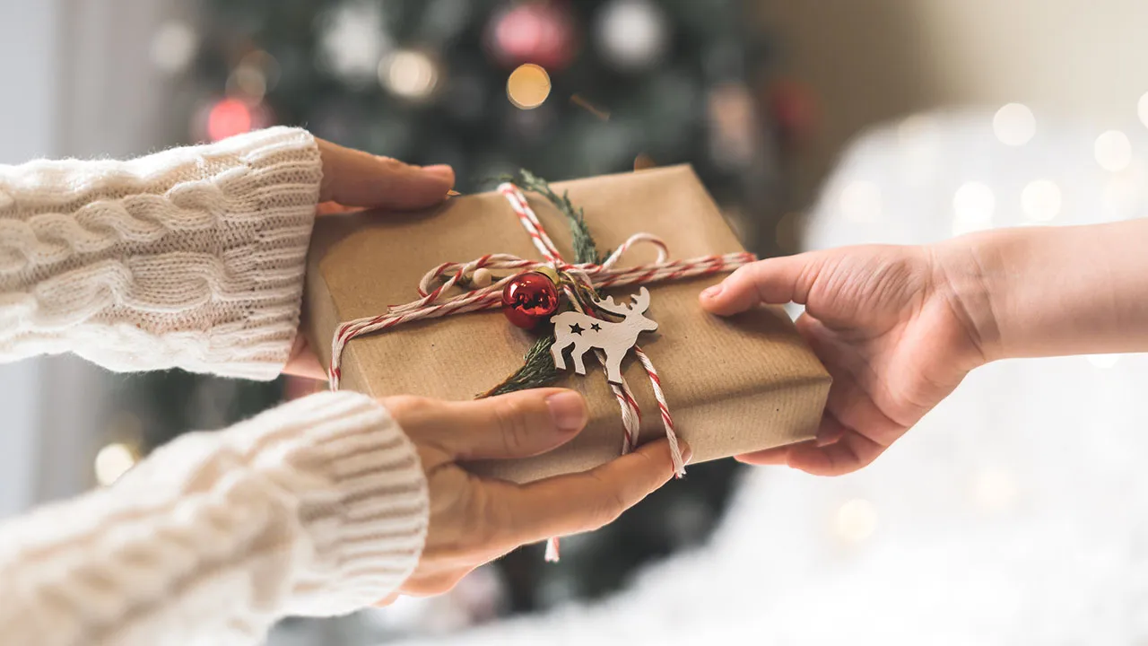 How to Shop Smart and Stress-Free for Last-Minute Holiday Gifts