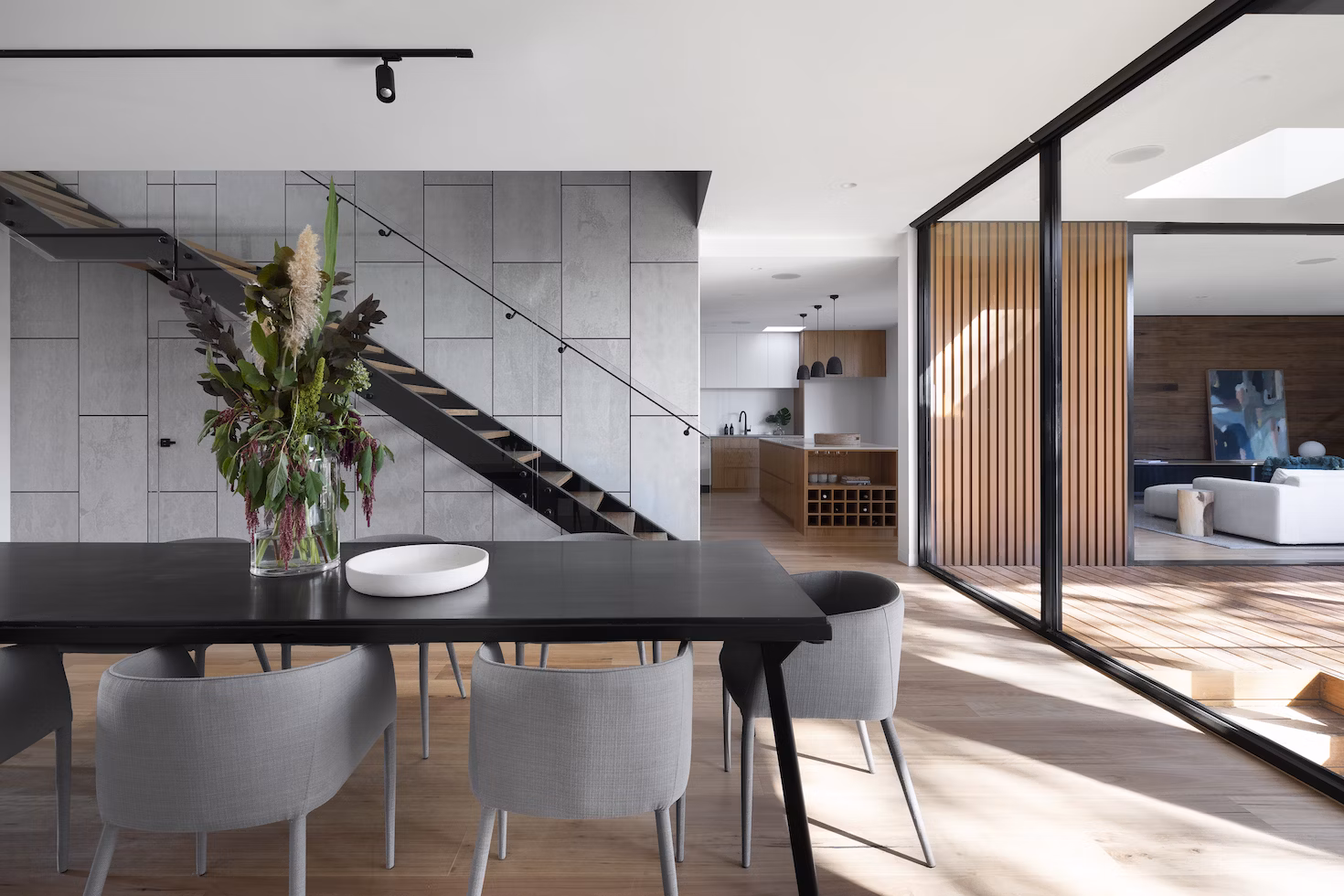 Reset Between Guests: How Smart Airbnb Cleaning Routines Save Time and Protect Reviews