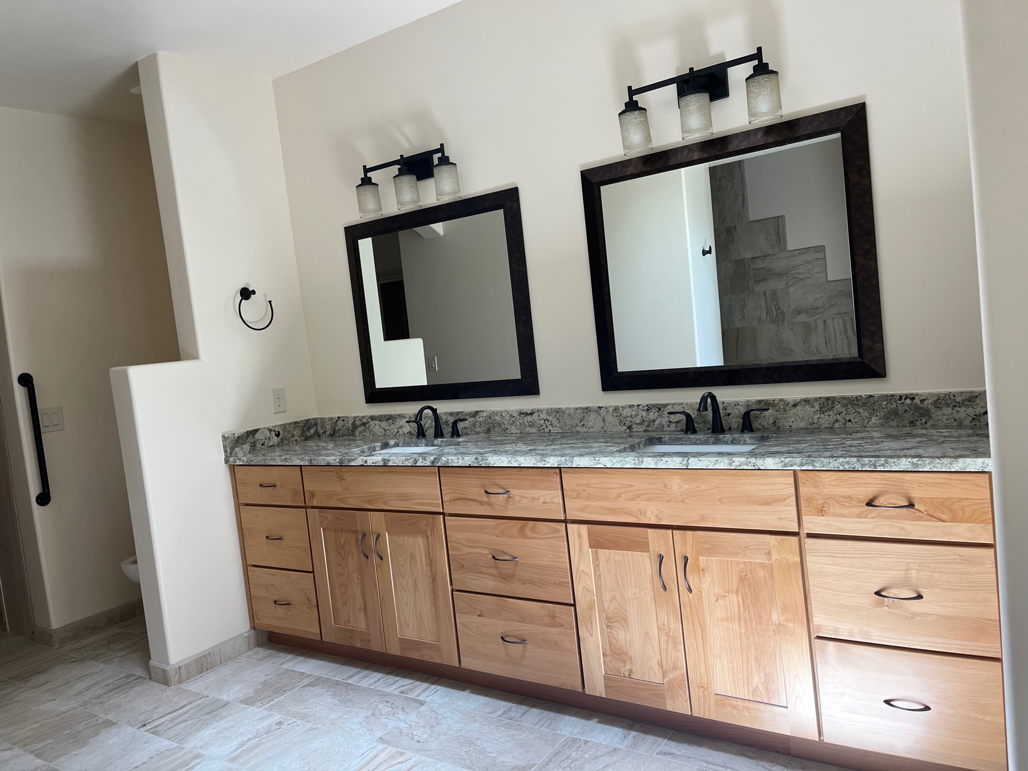 Cleaning and the Modern Minimalist: How Less Clutter Leads to More Clarity