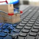 How can physical retailers compete with e-commerce using real-time location data?