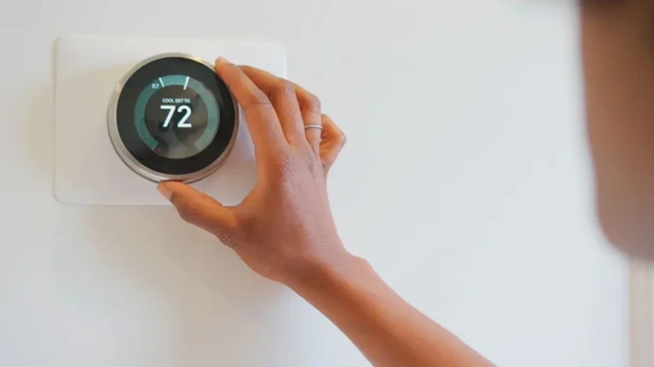 What Does "Aux Heat" Mean on a Thermostat and Why Does It Raise Energy Use?